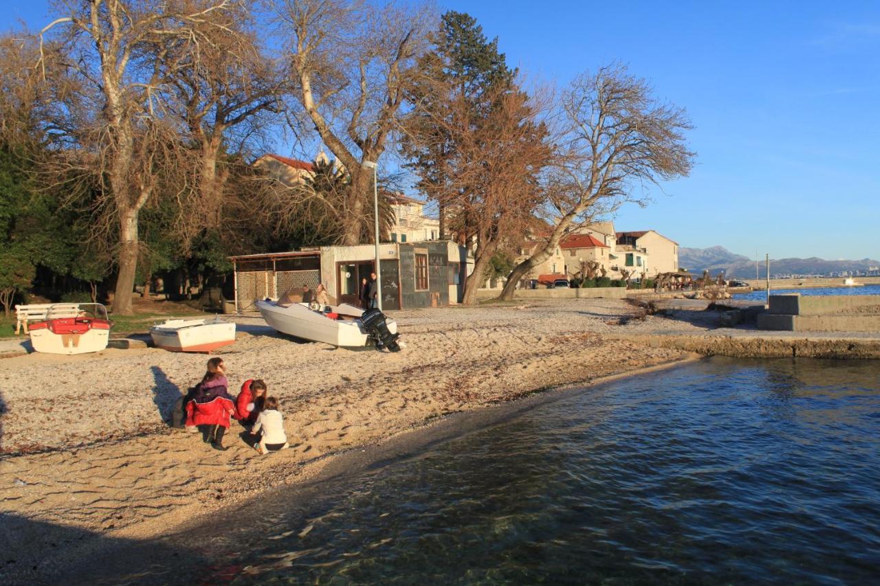 Apartments With A Parking Space Kastel Luksic, Kastela - 13734 Exterior photo